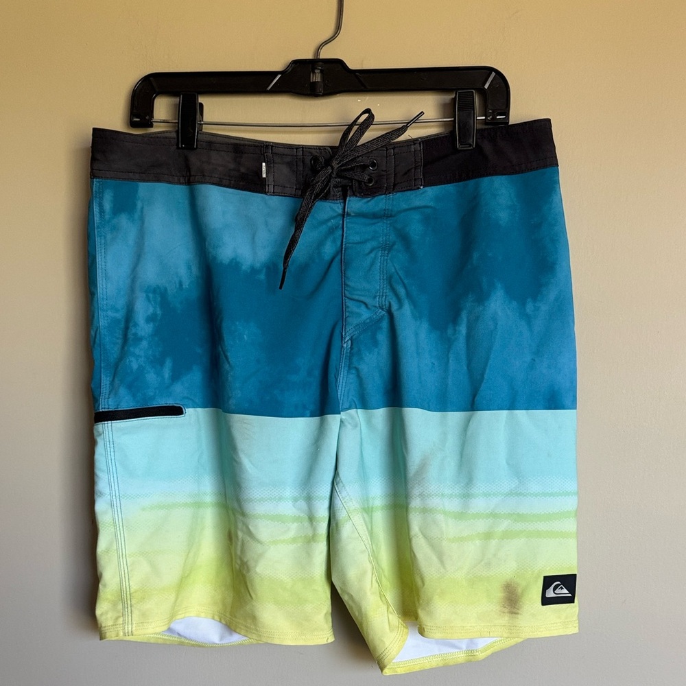 Quiksilver Surfsilk Mens Highline 19” striped Boardshort, Blue & yellow, sz 32